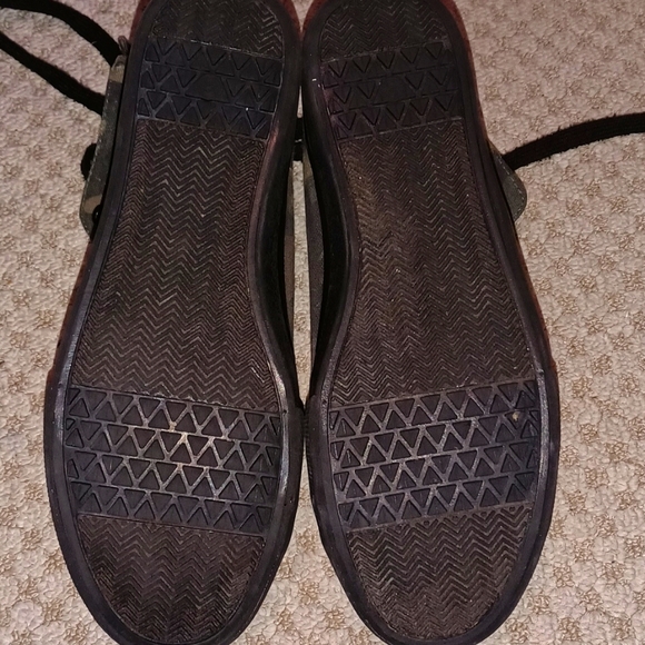 Camo Lace Sneakers - Picture 5 of 7